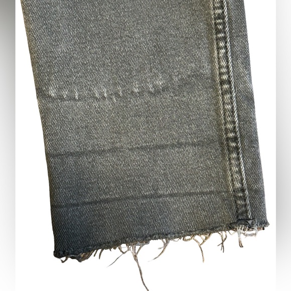 COPY - Hollister Ultra High Rise Mom Jeans - Picture 7 of 11